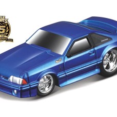 Maisto: Muscle Machines: 1993 Ford Mustang SVT Cobra 1:64